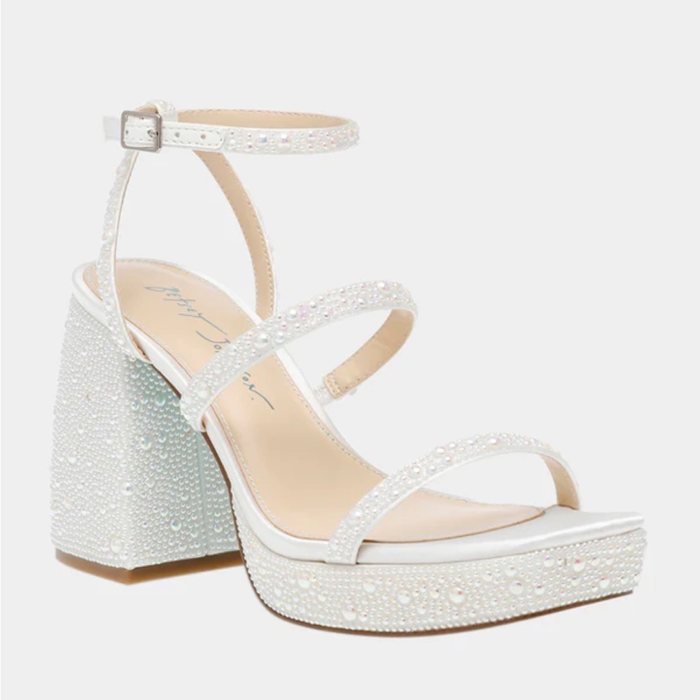 Betsey Jonhson, Denni Ivory Heels